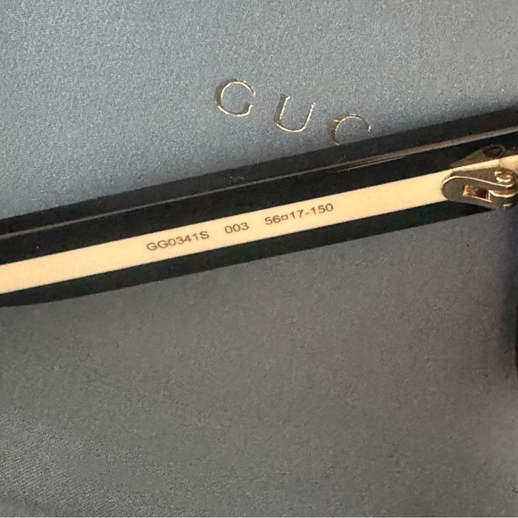 Gucci Black Sunglasses with Case Slight Scuffs - Picture 7 of 12